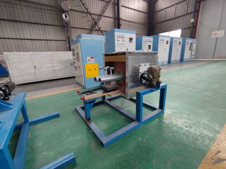 水平連鑄機(jī)的組成及其特點：（洛陽萬峰工業(yè)爐）